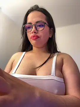 Snapshot of andra_rose chatting on September 2025 06:07:01 PM andra rose online show from September 2025 06:07:01 PM