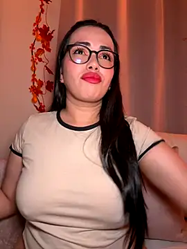 Snapshot of andra_rose chatting on October 2025 01:15:01 AM andra rose online show from October 2025 01:15:01 AM