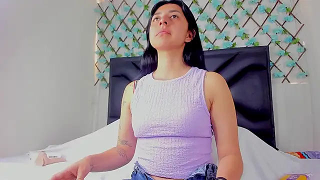 EmmaWilliamss online show from April 2026 04:59:01 PM