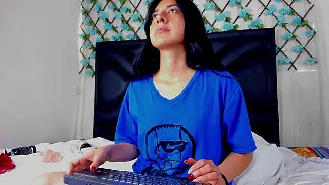 EmmaWilliamss online show from April 2026 04:07:02 PM