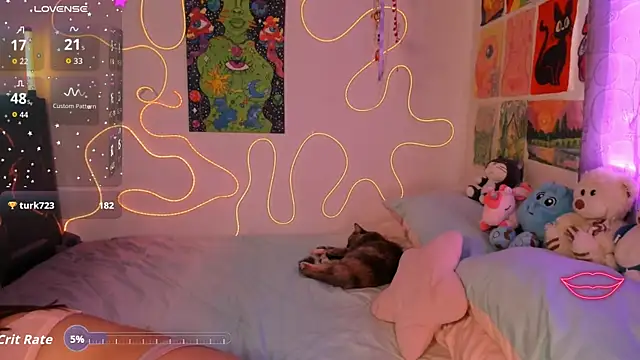 Cinnamon Meow online show from April 2026 06:27:02 PM