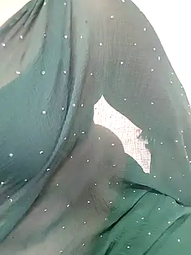 Snapshot of ANGE-MOU chatting on October 2025 01:25:01 AM ANGE-MOU online show from October 2025 01:25:01 AM