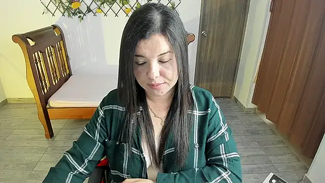 Snapshot of yuya_ss chatting on January 2025 02:42:01 PM yuya ss online show from January 2025 02:42:01 PM