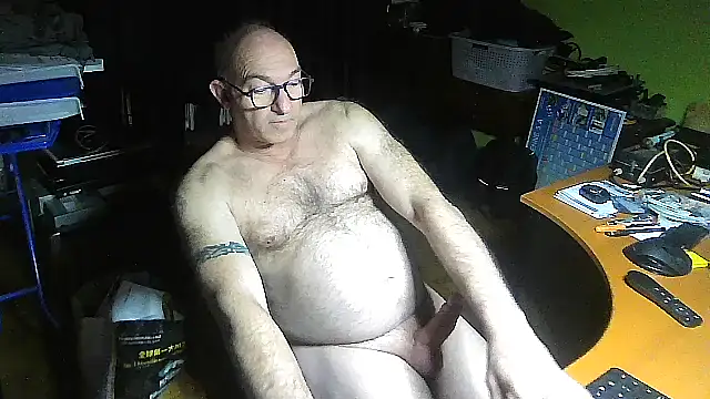 Snapshot of chrichri38@xh chatting on February 2025 10:09:02 PM chrichri38xh online show from February 2025 10:09:02 PM