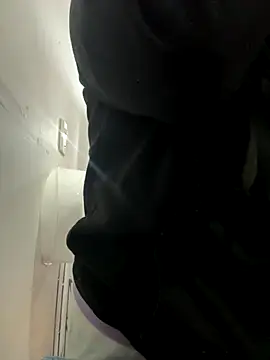 Snapshot of ZiaCalifa chatting on November 2025 09:42:01 AM ZiaCalifa online show from November 2025 09:42:01 AM