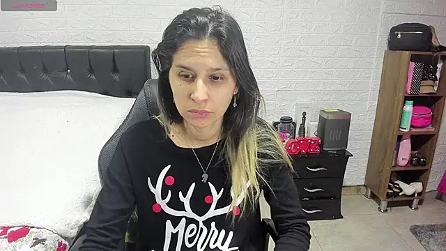 lauren ashlee online show from December 2024 01:19:02 PM