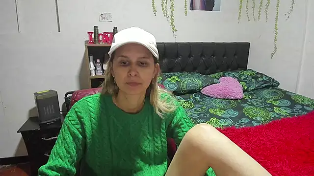 Snapshot of lauren_ashlee chatting on February 2026 01:40:01 PM lauren ashlee online show from February 2026 01:40:01 PM