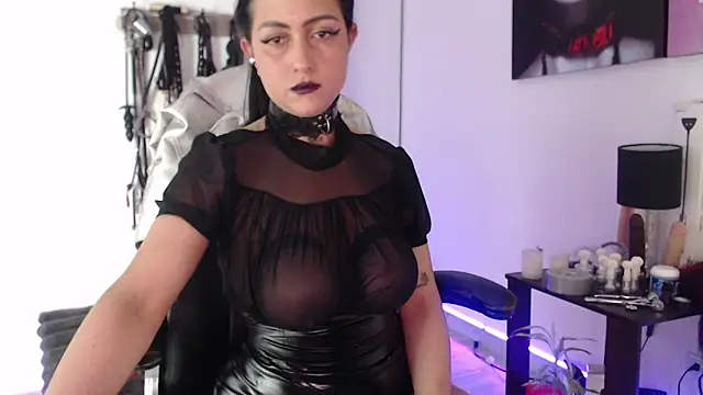Snapshot of alison_slave chatting on November 2025 01:17:02 AM alison slave online show from November 2025 01:17:02 AM