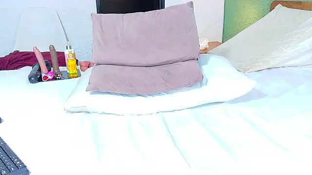 dannaahbrown online show from February 2025 11:24:01 PM