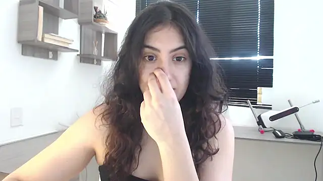 MIYESSI online show from October 2025 04:58:02 PM