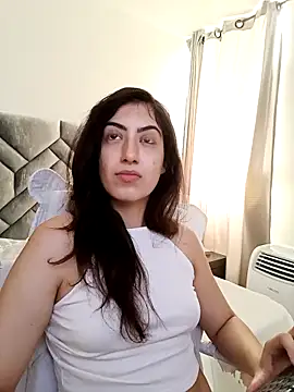 MIYESSI online show from November 2025 05:17:01 PM