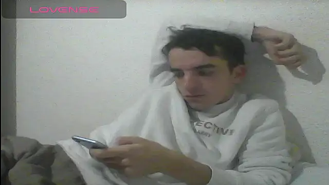 Snapshot of Tombgy07 chatting on December 2024 08:36:02 PM Tombgy07 online show from December 2024 08:36:02 PM