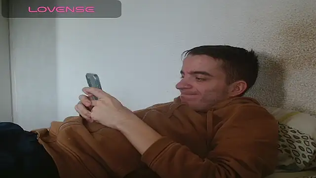 Tombgy07 online show from November 2025 02:16:01 PM