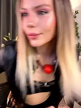 Snapshot of KittyKatyDream chatting on January 2026 06:13:02 PM KittyKatyDream online show from January 2026 06:13:02 PM