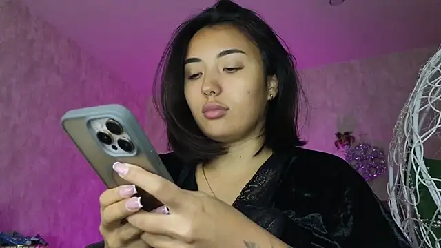 Snapshot of lily__foster chatting on December 2025 06:47:01 PM lily foster online show from December 2025 06:47:01 PM