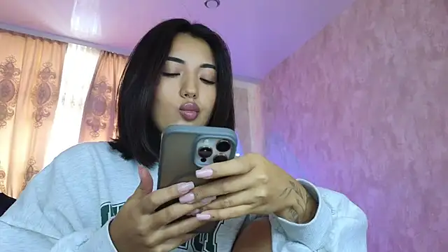 lily  foster online show from January 2026 08:52:01 AM