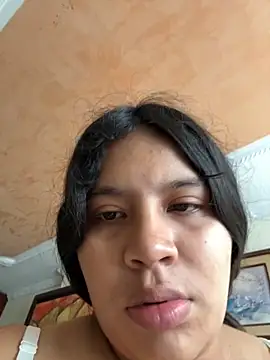 moncerrat luna online show from November 2025 09:15:01 PM