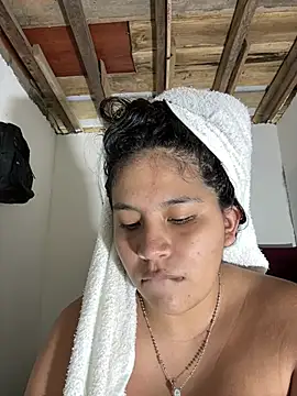 moncerrat luna online show from February 2026 08:51:01 PM