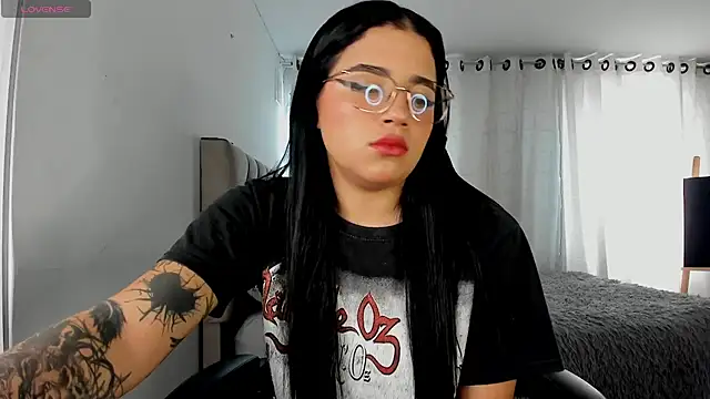 aliice walker  online show from November 2025 07:19:01 PM