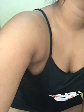 Snapshot of Rose_Olivia chatting on February 2025 05:25:02 PM Rose Olivia online show from February 2025 05:25:02 PM