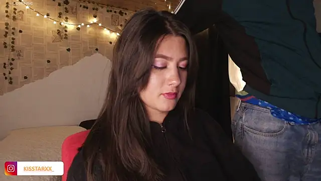 Snapshot of kisstarxxx chatting on November 2025 04:12:01 AM kisstarxxx online show from November 2025 04:12:01 AM