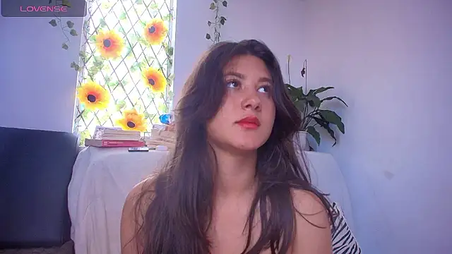 Snapshot of kisstarxxx chatting on January 2026 08:33:01 PM kisstarxxx online show from January 2026 08:33:01 PM