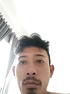 Snapshot of Dwirosebig chatting on October 2025 04:03:02 AM Dwirosebig online show from October 2025 04:03:02 AM