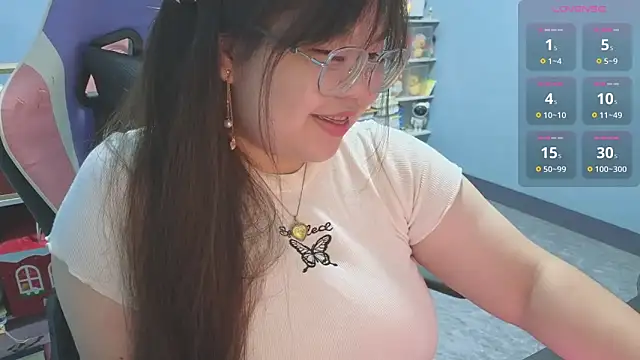 Snapshot of ANNELIESE_ chatting on September 2025 04:02:02 AM ANNELIESE online show from September 2025 04:02:02 AM