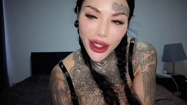 claudiacvc95 online show from March 2026 07:01:01 AM