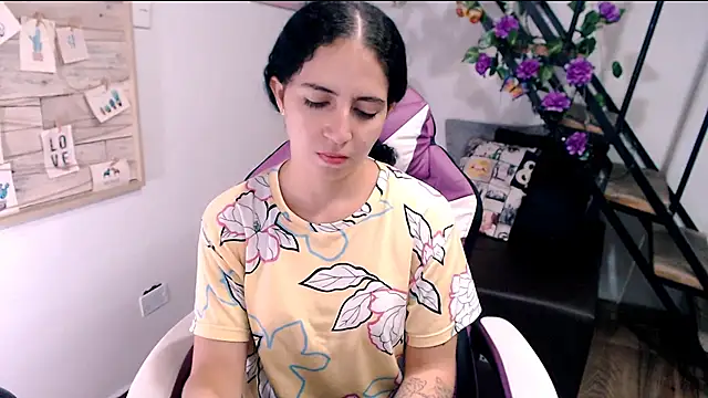 samantha baby  online show from April 2026 06:23:01 PM