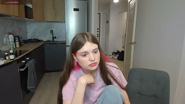 lil cassie online show from October 2025 07:34:01 PM