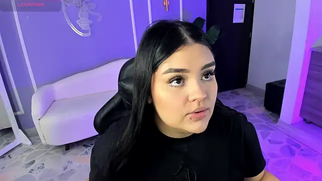 martinasaez online show from September 2025 07:39:02 PM