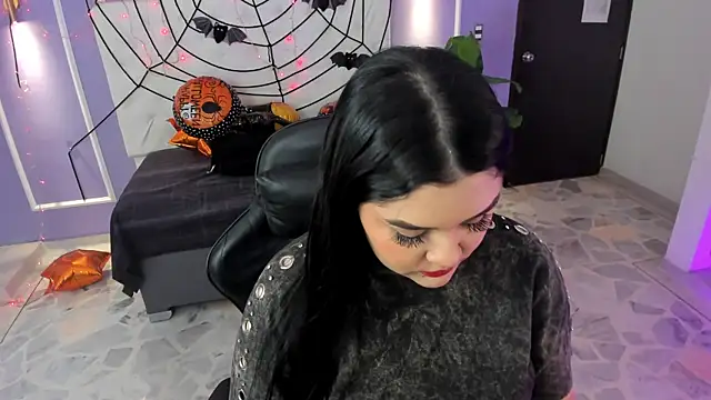 martinasaez online show from October 2025 08:31:02 PM