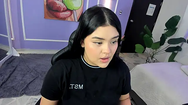 martinasaez online show from November 2025 06:24:02 PM