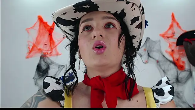 Snapshot of Sisirojas chatting on October 2025 02:12:01 AM Sisirojas online show from October 2025 02:12:01 AM