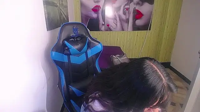 Snapshot of Charis_21 chatting on October 2025 12:05:02 AM Charis 21 online show from October 2025 12:05:02 AM