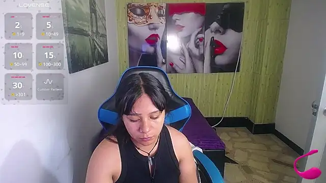 Snapshot of Charis_21 chatting on October 2025 02:08:02 AM Charis 21 online show from October 2025 02:08:02 AM