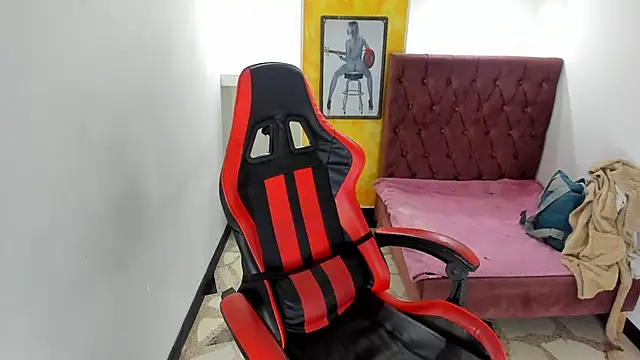 Snapshot of Charis_21 chatting on November 2025 01:50:02 AM Charis 21 online show from November 2025 01:50:02 AM