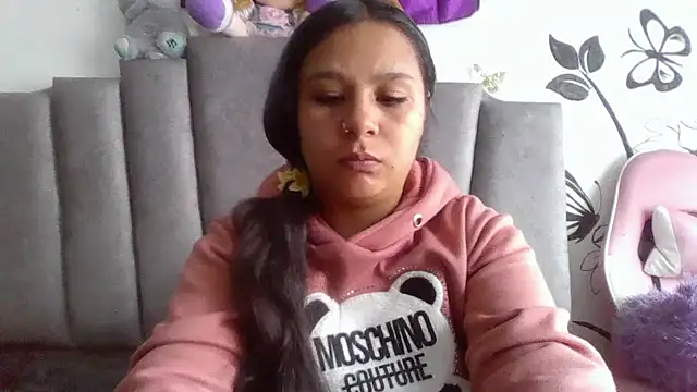 Charis 21 online show from April 2026 06:47:01 PM