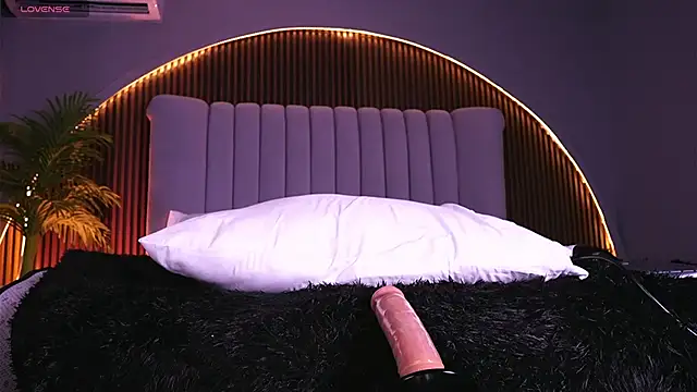 Snapshot of Victoriaxx_ chatting on December 2025 11:20:02 PM Victoriaxx online show from December 2025 11:20:02 PM