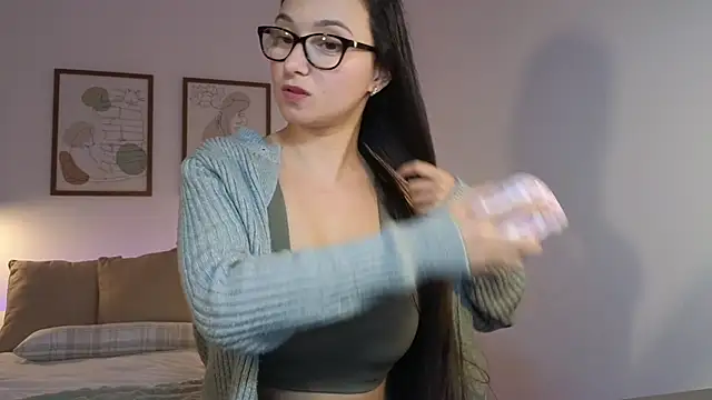 Snapshot of leyla_babe chatting on January 2025 09:28:02 PM leyla babe online show from January 2025 09:28:02 PM