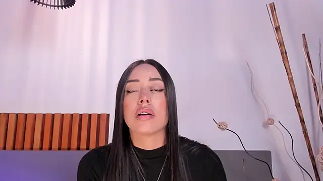 NoraDasilva online show from March 2026 01:07:02 AM