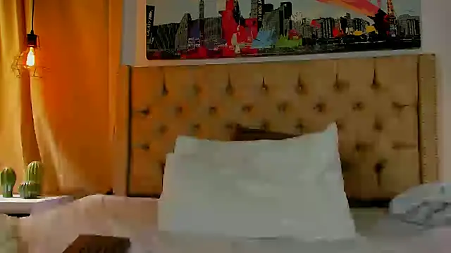 KeryHillson online show from February 2025 03:31:01 PM