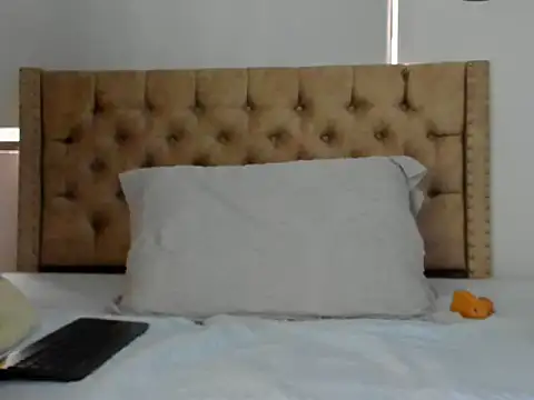 KeryHillson online show from September 2025 12:05:02 PM