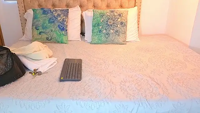 Snapshot of KeryHillson chatting on October 2025 02:34:01 PM KeryHillson online show from October 2025 02:34:01 PM