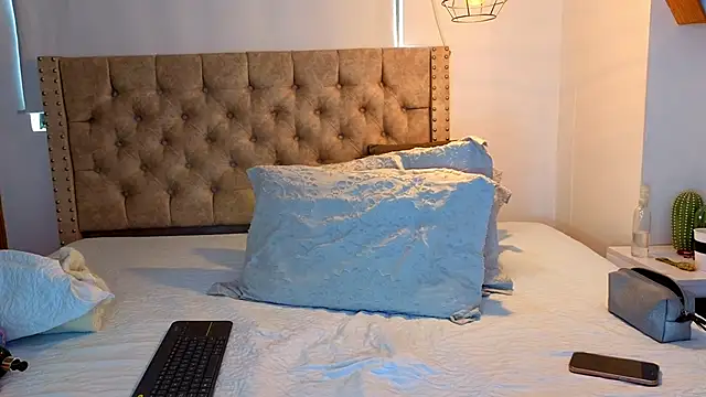 Snapshot of KeryHillson chatting on January 2026 12:40:02 PM KeryHillson online show from January 2026 12:40:02 PM