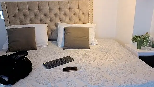 Snapshot of KeryHillson chatting on January 2026 01:16:02 PM KeryHillson online show from January 2026 01:16:02 PM