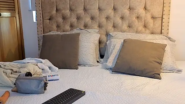 Snapshot of KeryHillson chatting on January 2026 01:59:02 PM KeryHillson online show from January 2026 01:59:02 PM