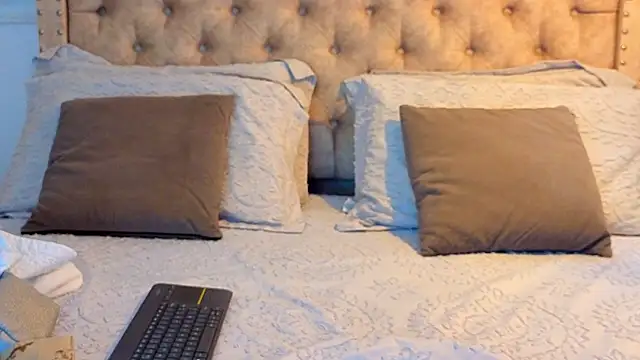 Snapshot of KeryHillson chatting on February 2026 01:29:02 PM KeryHillson online show from February 2026 01:29:02 PM