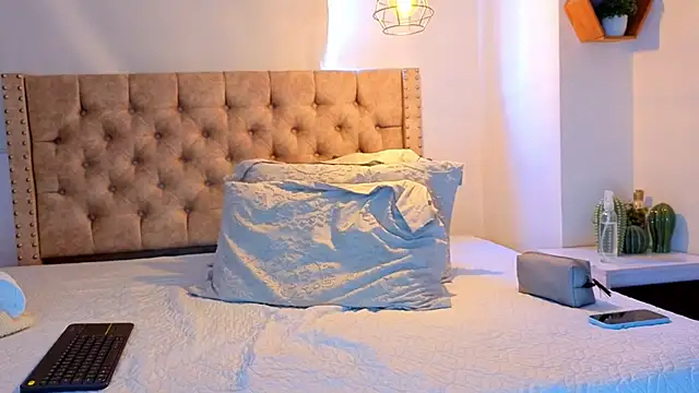 Snapshot of KeryHillson chatting on March 2026 03:47:01 PM KeryHillson online show from March 2026 03:47:01 PM